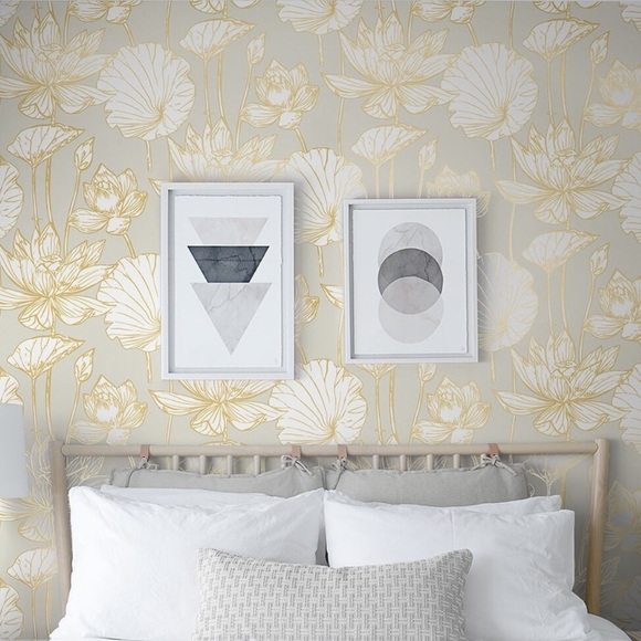 ✨NWT LOTUS FLORAL PEEL & STICK WALLPAPER✨ - Picture 5 of 9